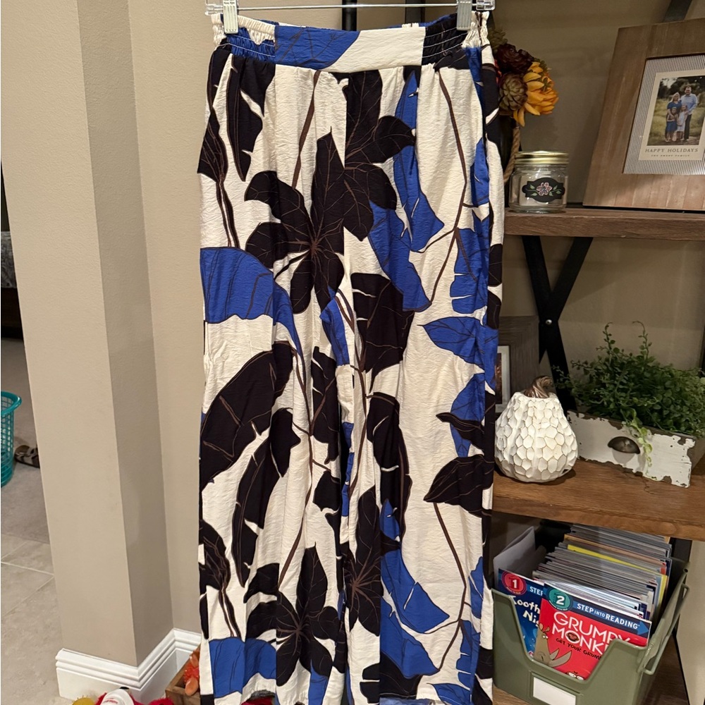 Elegant Blue and Black Leaf Print Wide Leg Pants
